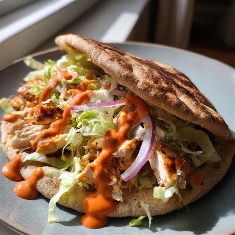 Irresistible 30-Minute Chicken Pita Pockets with Roasted Red Pepper ...