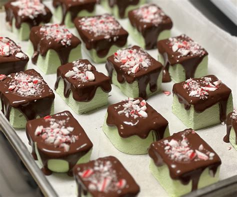 Peppermint Chocolate Drip with Peppermint Candies – Morgs Mallows