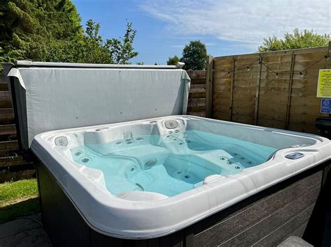 BLACK ISLE PODS AND CHALET (Munlochy) - Campground Reviews & Photos ...