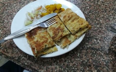 Lachha Paratha & Mutton Kima At Chowringhee Cabin | WhatsHot Kolkata