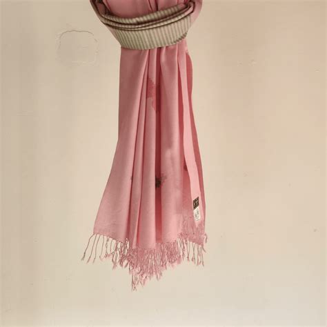 Hand Woven Pure Merino Wool Kullu Shawl- Baby Pink – Bhuttico Shawls