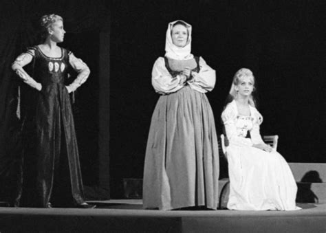 See Goldie Hawn as a Young Ballerina in Rare Photos | Woman's World