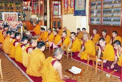 Tibetan Buddhist nuns participate in a 12-hour fast in Dharmsala on ...