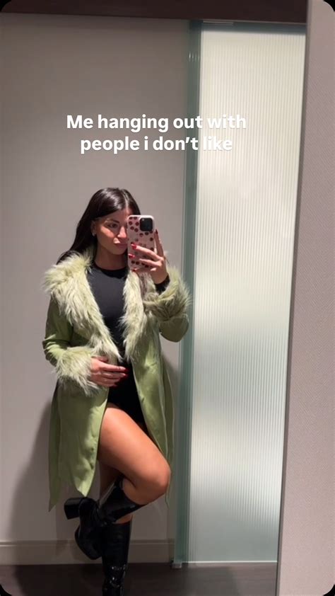 Nicole Breece 👋🏼 | Happy Monday!! | Instagram