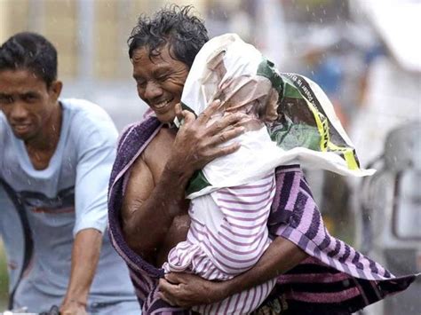 Typhoon Rammasun slams Philippines | Hindustan Times