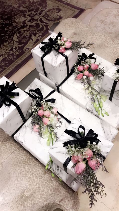 Elegant Wedding Gift Boxes with Black Bows