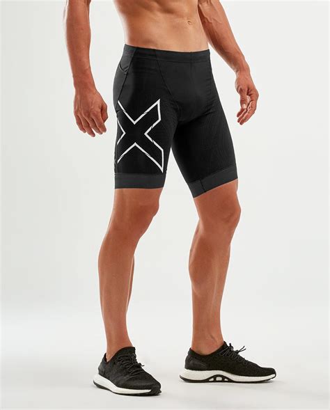 2XU Compression Tri Short | Cyclop.in