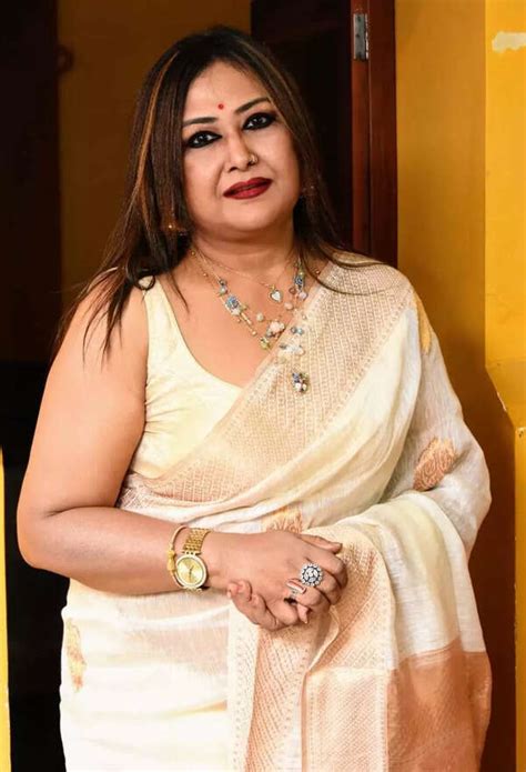 Sri Rama Bhakti Songs: Check Out Popular Kannada Devotional Song 'Sri ...