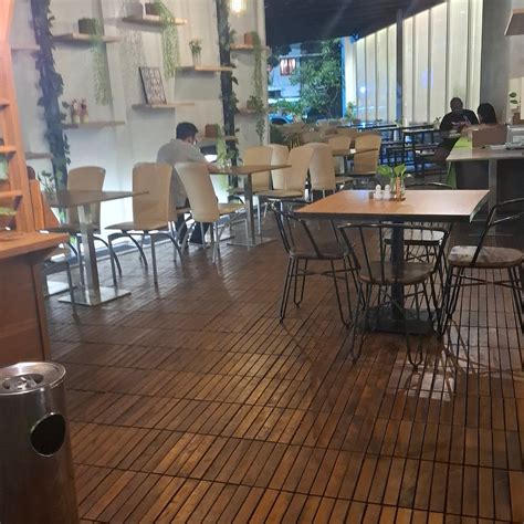 WHIZ HOTEL CIKINI (Jakarta) - Hotel Reviews, Photos, Rate Comparison ...