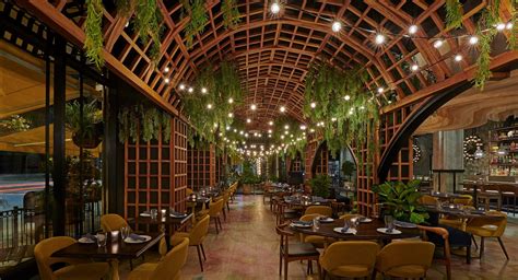 A Verdant New Italian Restaurant Has Opened In West Loop With Stunning ...
