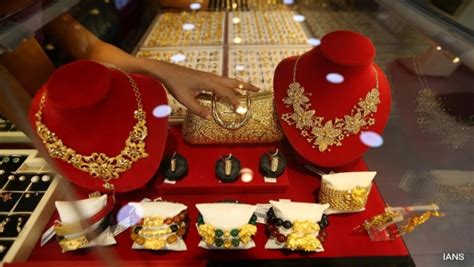 Gold Rate in India Takes Another Hit on March 25; 24K, 22K, 18K See ...