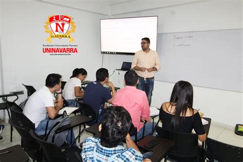 Estudiantes de UniNavarra inconformes con inicio de clases - TSM Noticias