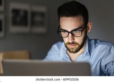 Busy Computer Screen 的图像结果