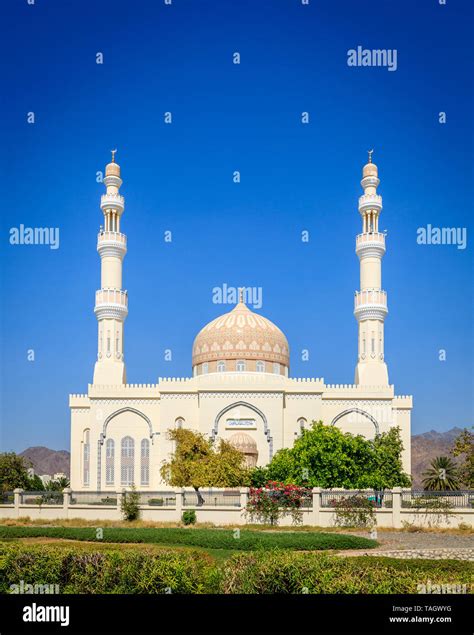 Sultan Qaboos Mosque in Rustaq, Oman Stock Photo - Alamy