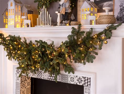 Use a Pool Noodle to Make a DIY Christmas Garland