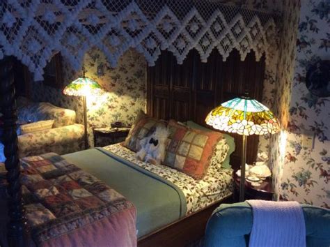 WHISPERIN' PINES CHALET (Cooperstown) - B&B Reviews, Photos, Rate ...