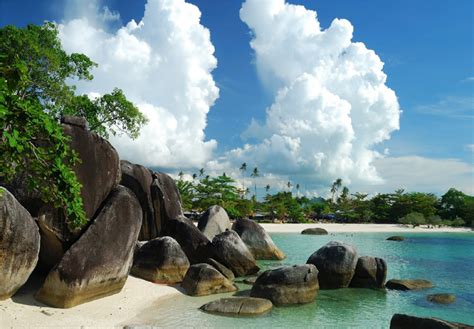 tempat wisata bangka belitung laskar pelangi