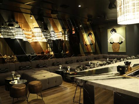 Schmitty's Bar Review - West Hollywood - Los Angeles - The Infatuation