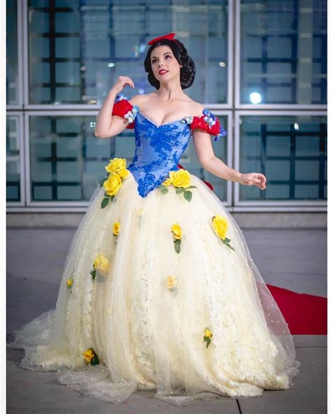 Amber ♥ Arden on Instagram: " 🍎"A smile is the key that fits the lock ...