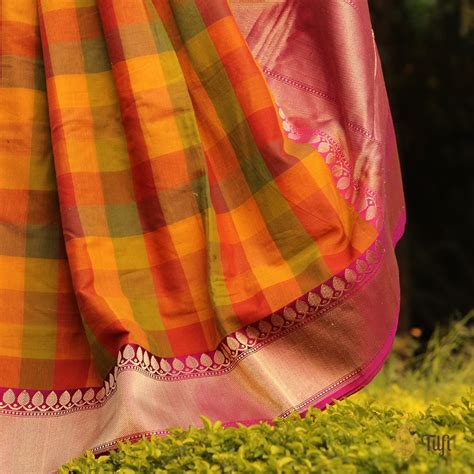 Checkered Pure Cotton Handloom Banarasi Saree - Tilfi