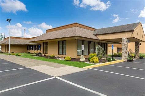 CLARION INN & SUITES STROUDSBURG - POCONOS (Delaware Water Gap) - Hotel ...
