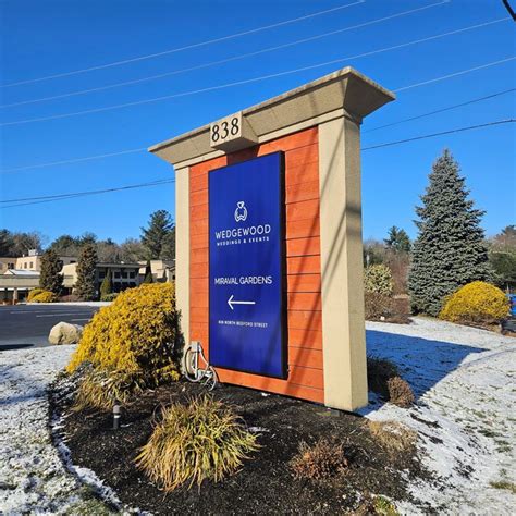 Monument Signage Design 的图像结果