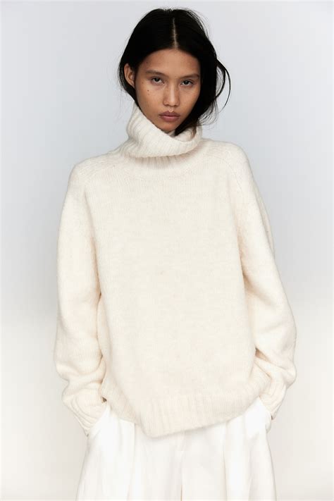 Oversized Turtleneck Sweater | Turtle neck, Oversized turtleneck ...