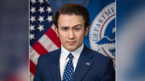 Trump Appoints 22-Year-Old Ex-Gardener and Grocery Store Assistant to ...