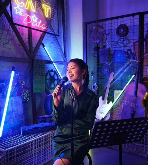 Stage Performance – Boyamic