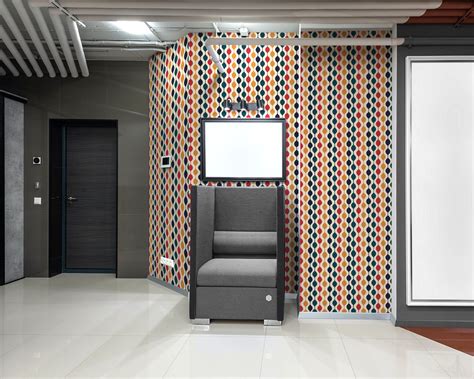 Doodad Multicolor Strip Pattern Self-Adhesive Sandal Wallpaper