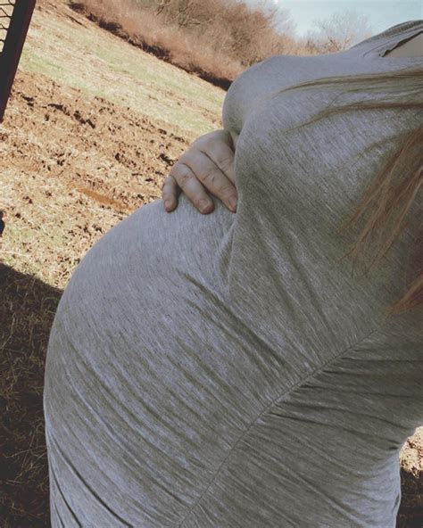 17 week belly!! I’m starting a new onlyfans @brookemebabe91 post everyday, belly content and ...