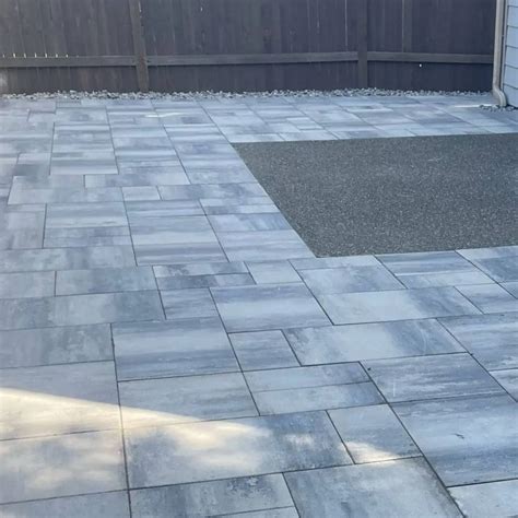 Custom Paver Walkway Installation Everett | 2 Bellas Landscaping