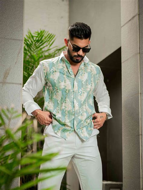 White Print Premium Shirt – The Foomer