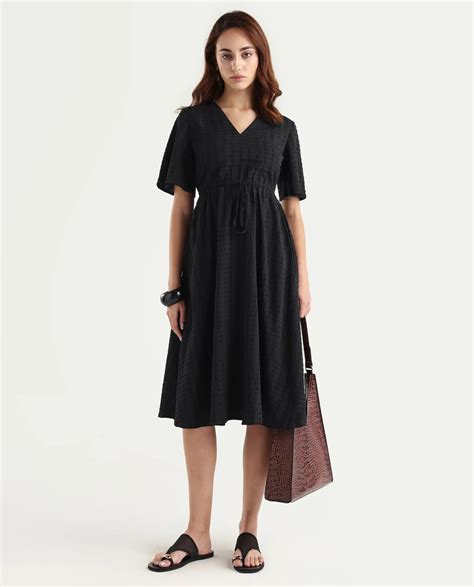 Buy New Arrival Dresses for Women Online Chic Styles & Trends | Rareism