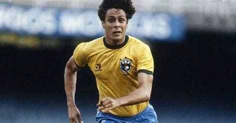 ব্রাজিল ফুটবলে শোকের ছায়া, চলে গেলে কার্লোস দ্য ডিনামাইট