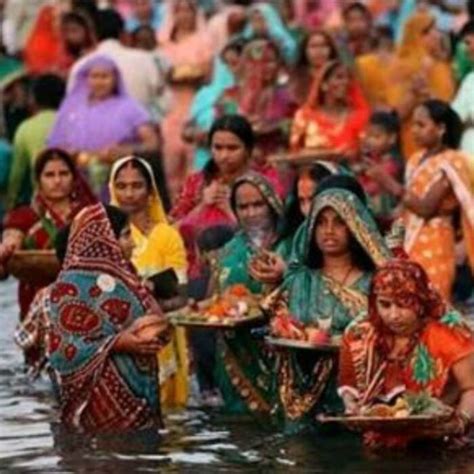 Chhath Puja 2019: Devotees Offer Arghya to Sun God on Last Day of The ...