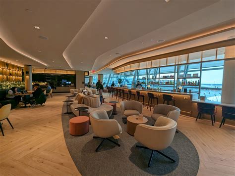 Chase Sapphire Lounge at JFK proves welcome new entrant - Runway ...