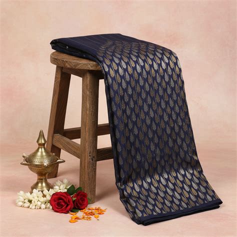 Navy Blue Kanchipuram Silk Saree with Silver Leaf Motif - Kuberan Silks