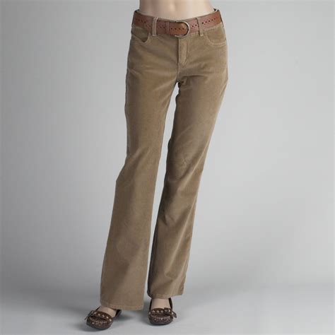 Levi's ® Women's 526™ Slender Bootcut Corduroy Pants