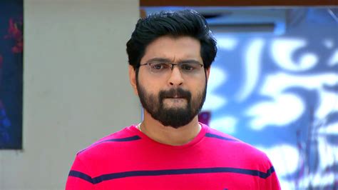 Watch Neelakkuyil S1 Episode 461 on Disney+ Hotstar