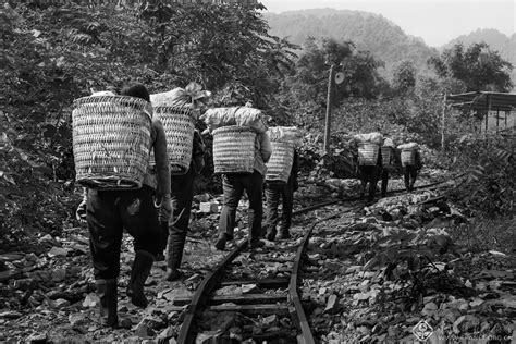 会员佳作 | 邓志川：故乡捡煤人--中国摄影家协会网