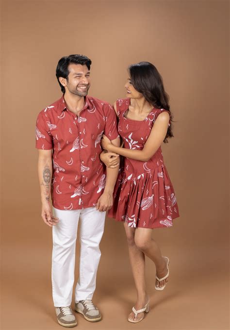 Sangria Couple – 15 BUTTONS