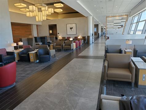 American's DFW Airport Flagship Lounge Is, Actually, Secretly Open For ...