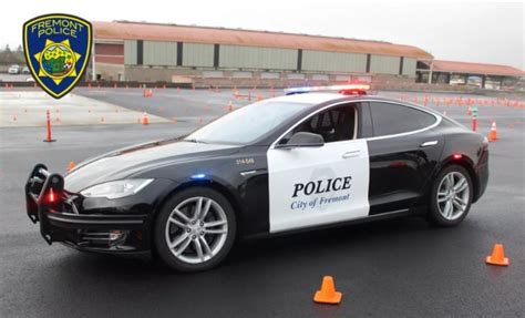 Police Pursuit Cut Short After Their Tesla Battery Drains - MobyGeek.com