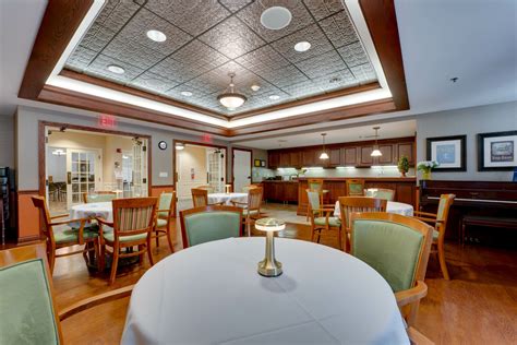 Senior Living Photos Evanston, IL | Three Crowns Park