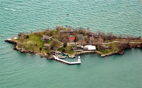 Lagniappe's Lair: Lake Erie oddities: Rattlesnake Island