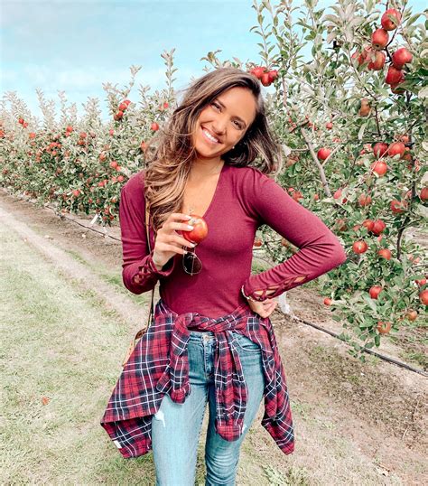 Apple picking outfit 🍎 | Apple picking outfit fall, Apple picking ...