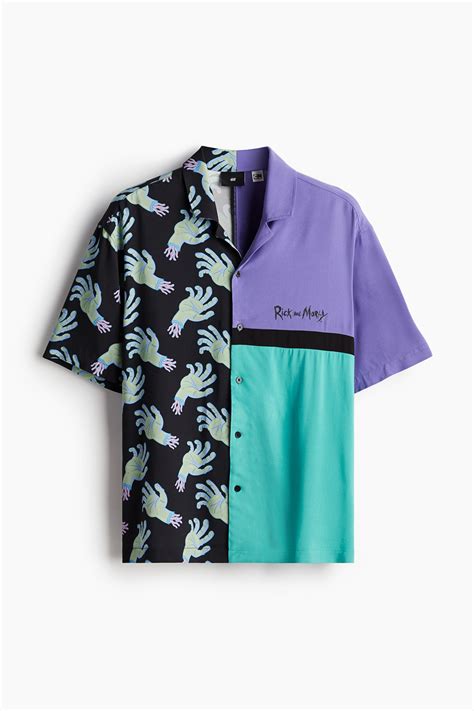 Loose Fit Printed resort shirt - Purple/Rick and Morty - Men | H&M IN