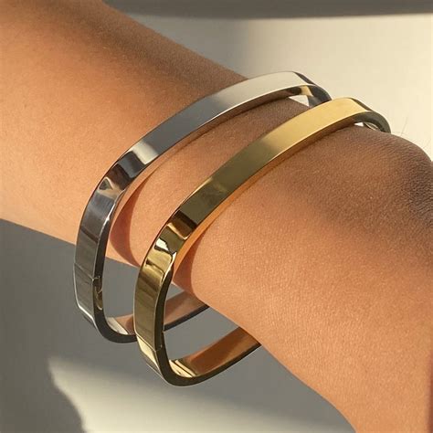 Shop Classic Rectangle Bangle Gold Bracelet for Women - PALMONAS