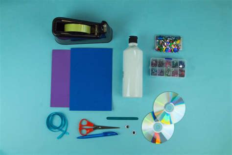 Get Crafty: CD Fish - Twinkl